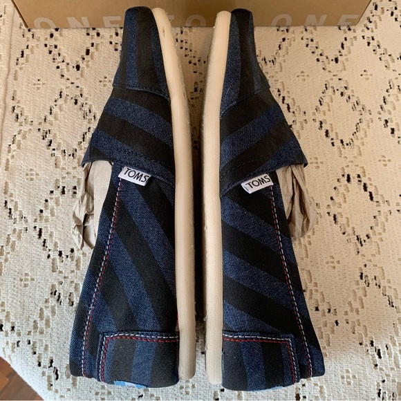 Toms Navy Chambray Stripe Canvas Flats - Picture 8 of 13